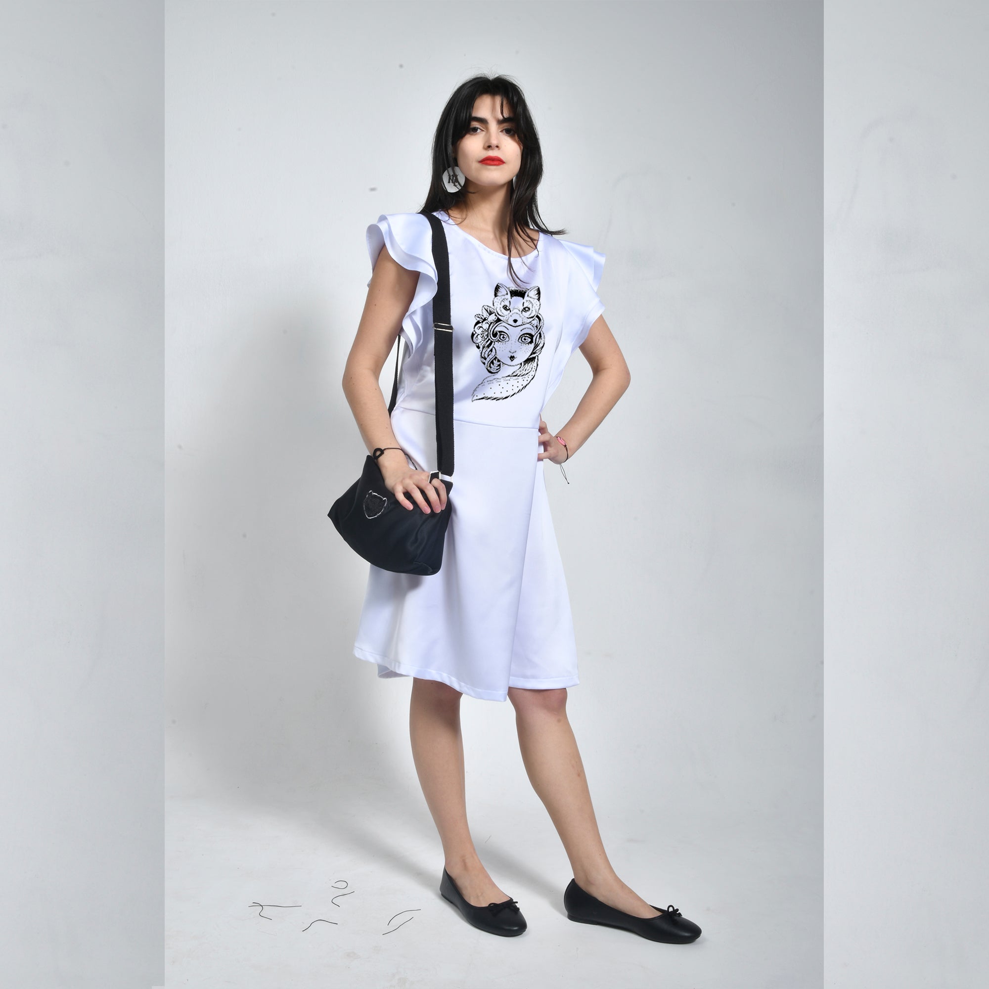 Vestido Blanco con Ilustración y Volantes