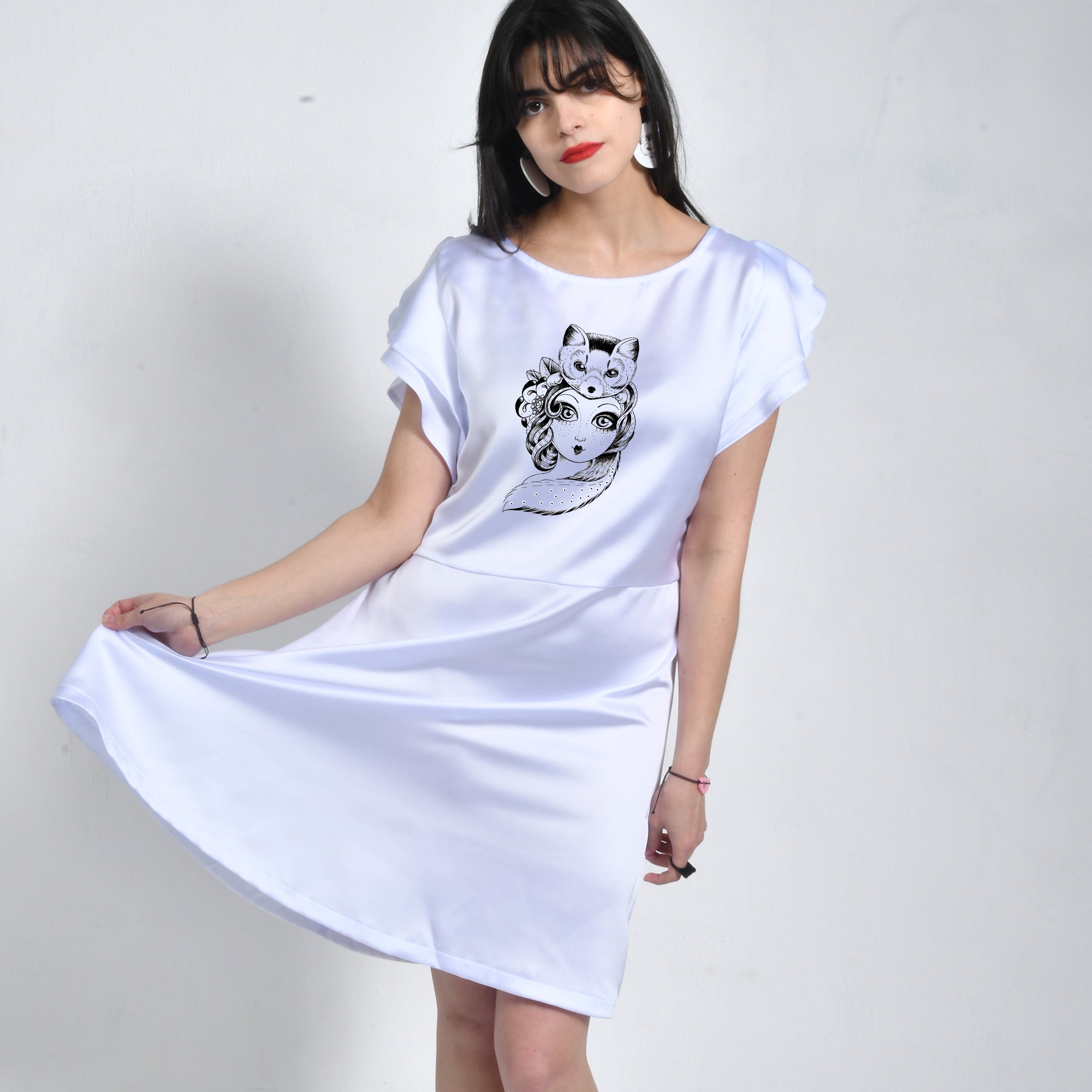 Vestido Blanco con Ilustración y Volantes