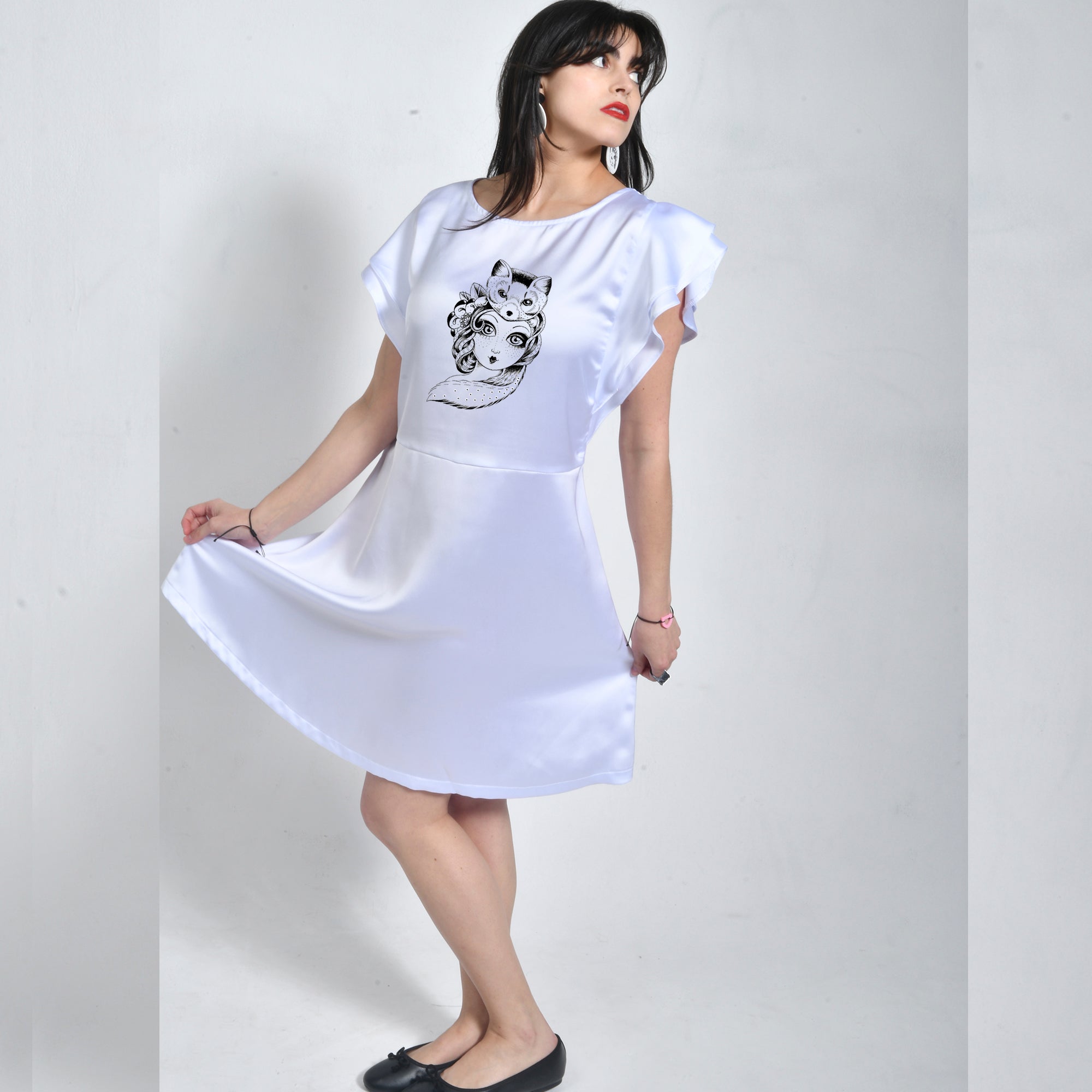 Vestido Blanco con Ilustración y Volantes